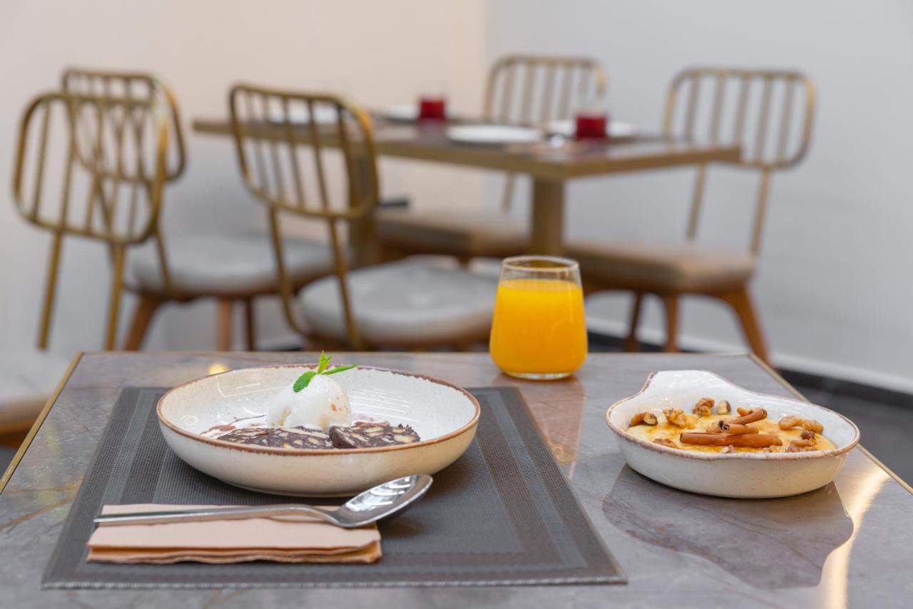 Hellenic Vibes Smart Hotel アテネ エクステリア 写真 Breakfast at the hotel