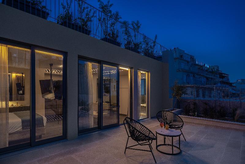 Hellenic Vibes Smart Hotel アテネ エクステリア 写真 The hotel's rooftop